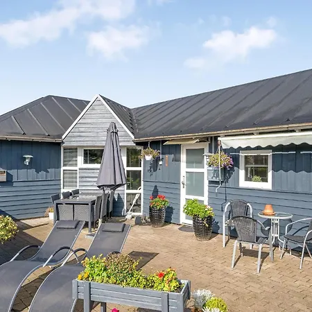 Feriehus Stunning In With Sauna *