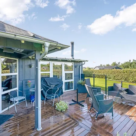 Feriehus Stunning In With Sauna *