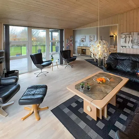 Stunning In With Sauna Tarm
